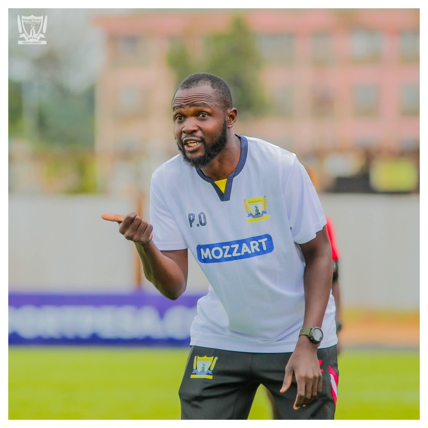 potiphar-homeboyz-headcoach-giving-team-instruction-at-the-touchline